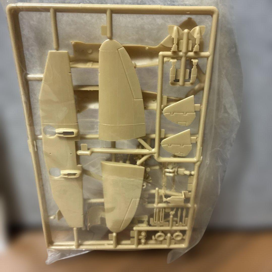 スーパーモデル社製1/72スケールレジアーネ Re2000 ファルコ I