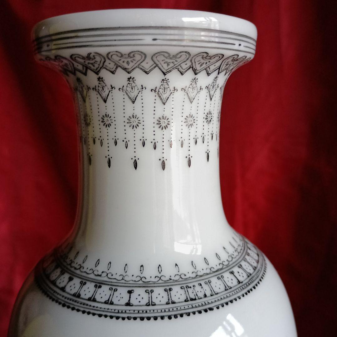 色絵　山水楼閣文　花瓶　景徳鎮