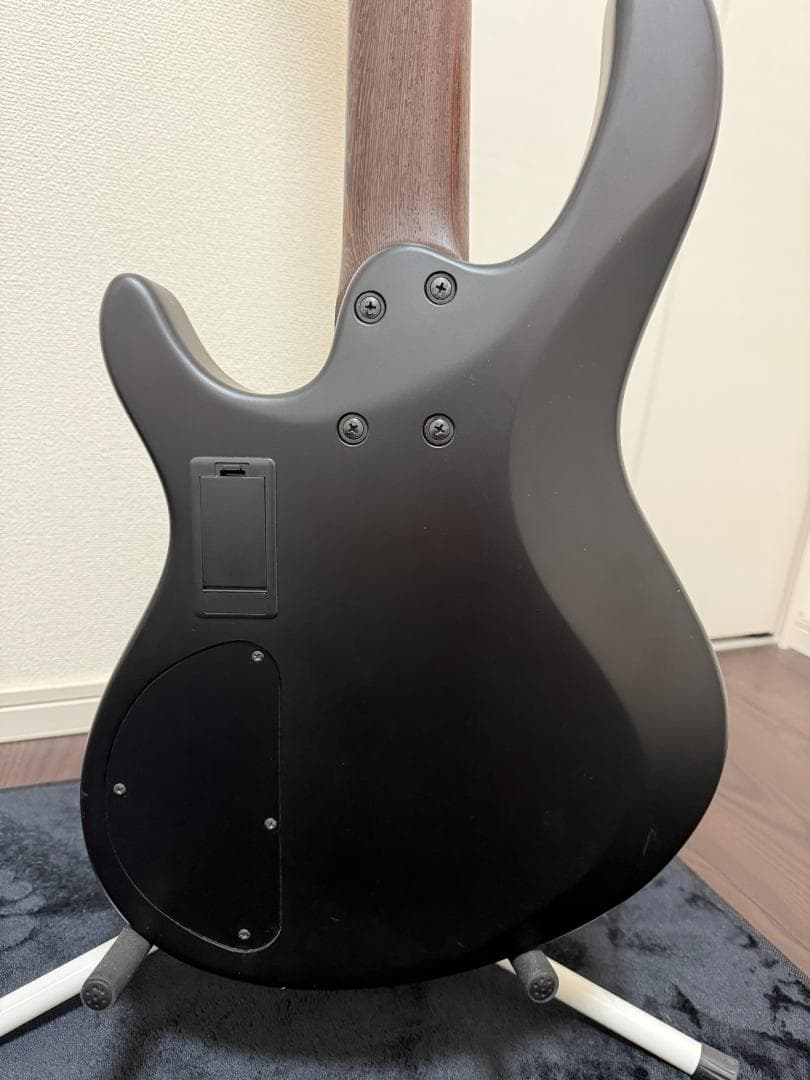 Cort C5H 5弦 エレキベース