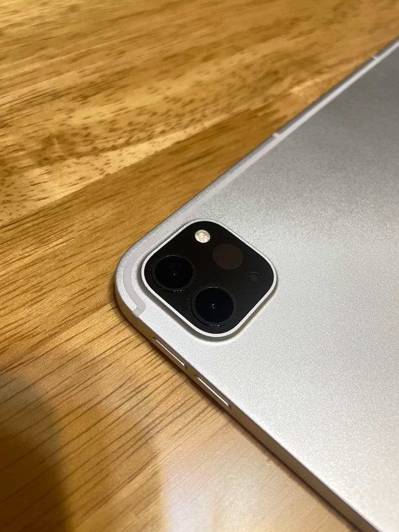 iPad pro 12.9インチ　第5世代 シルバー