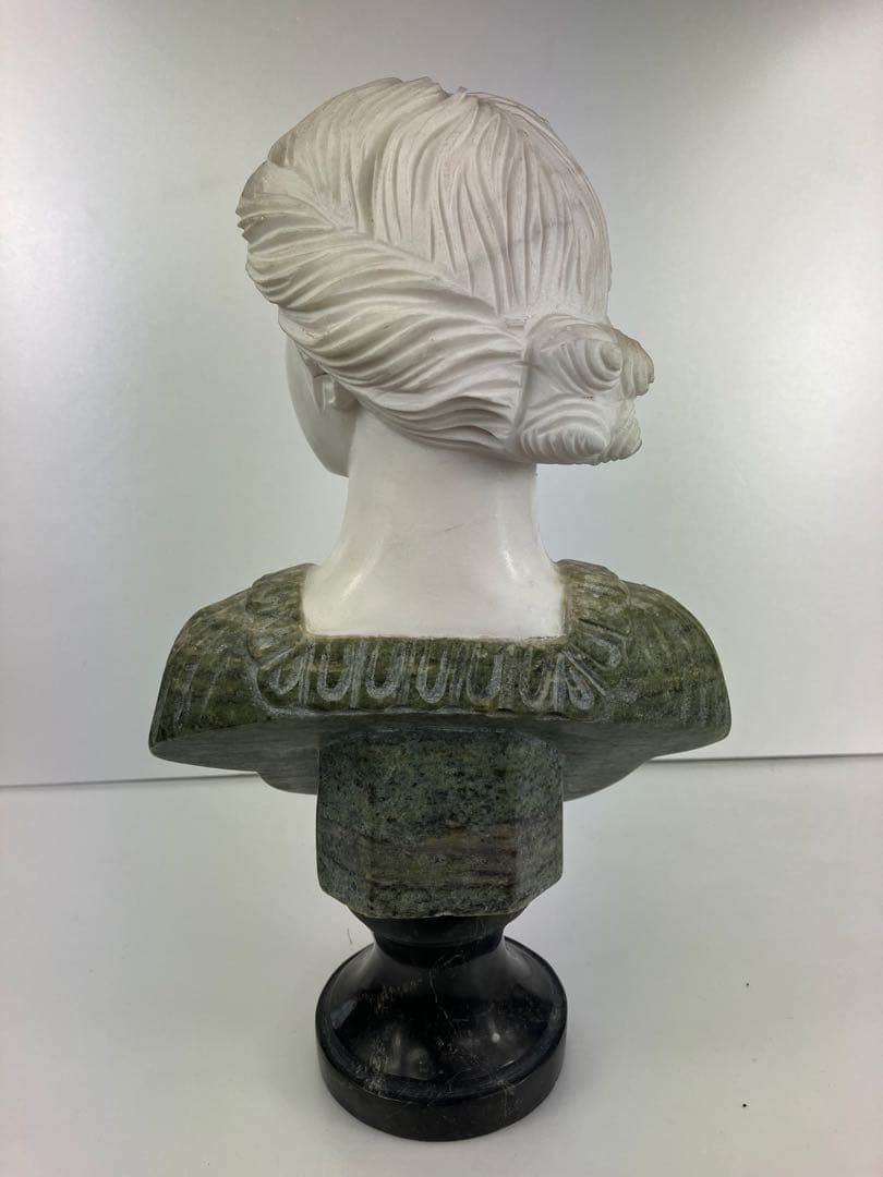 大理石製バスト像 白と緑　約31cm 約5kg