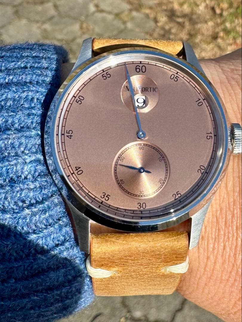 ジャンピングアワー搭載　 機械式自動巻き腕時計