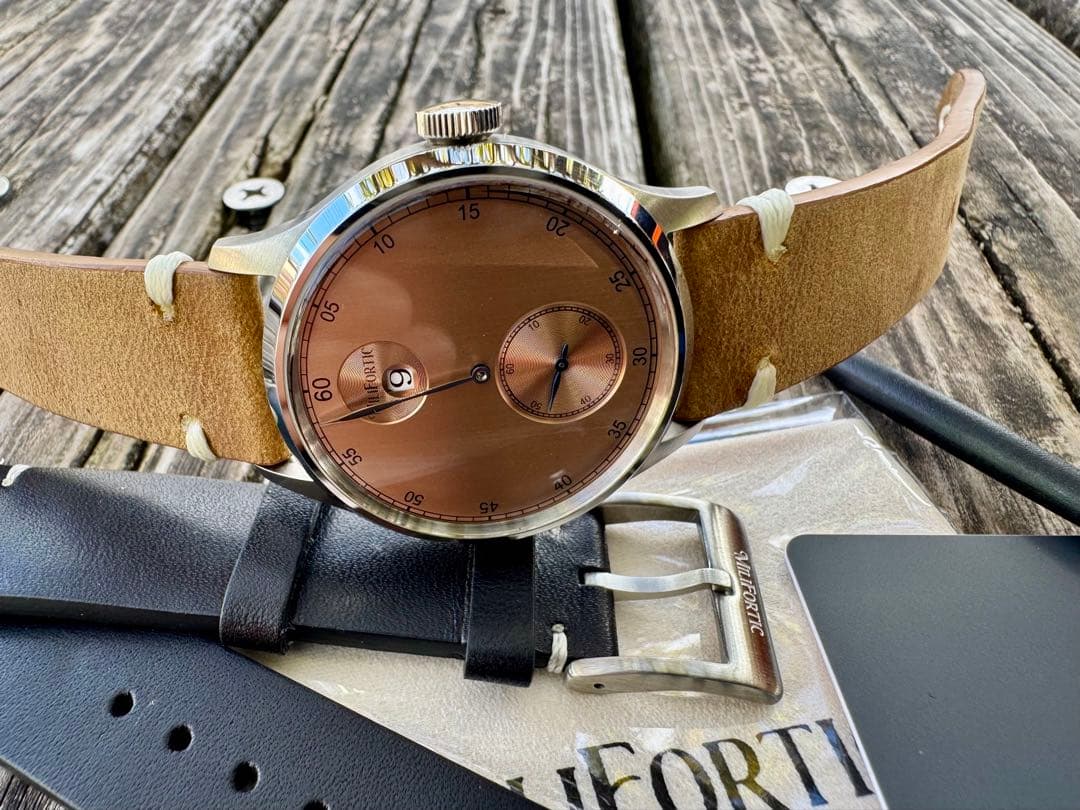 ジャンピングアワー搭載　 機械式自動巻き腕時計