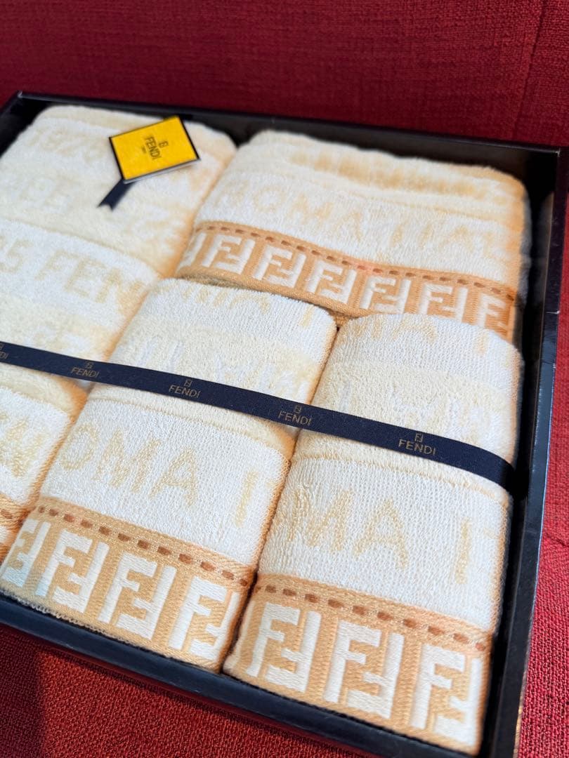 [新品未使用]FENDI バスタオル、フェイスタオルx2、ウォッシュタオルセット