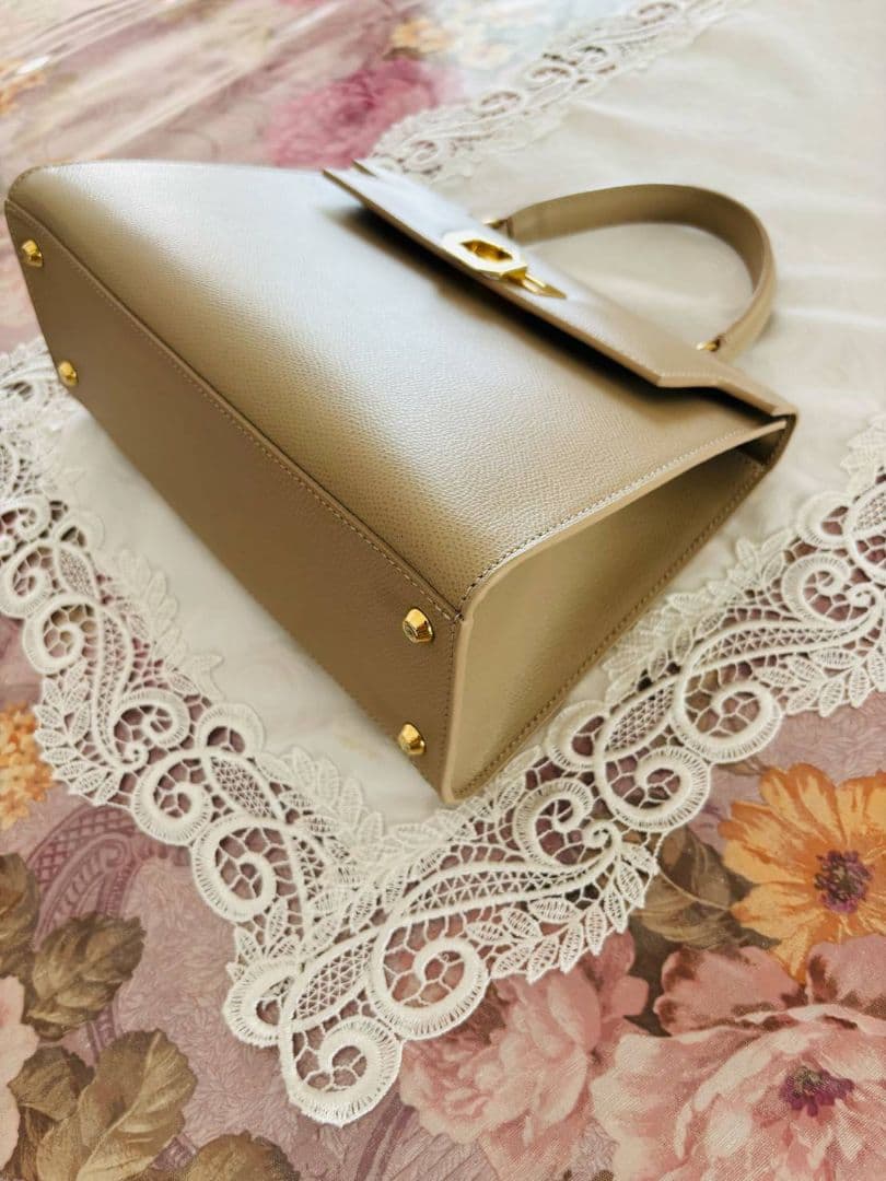 カルボッティ　エレナ　ELENA 2way レザー　ベージュ系　中古品　美品