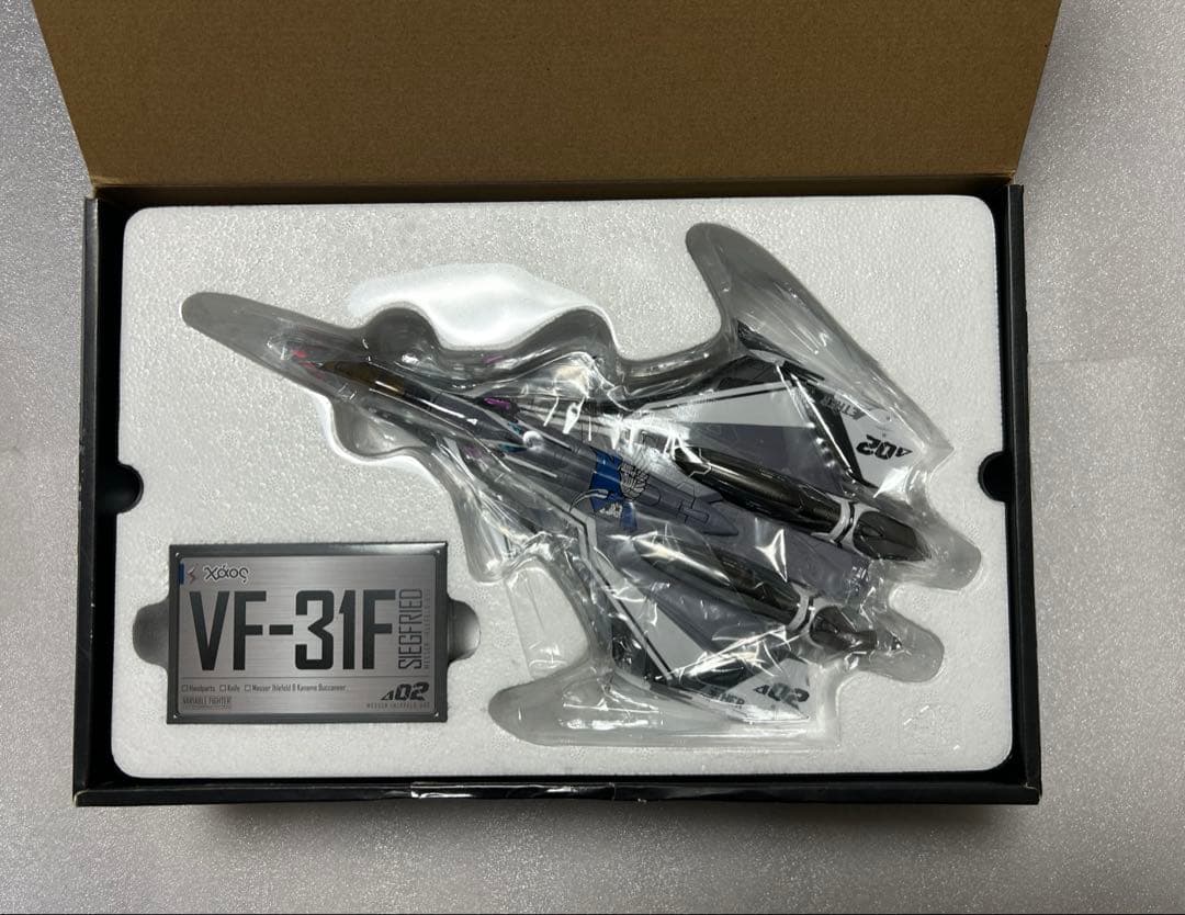 DX超合金 VF-31F ジークフリード（メッサーイーレフェルト機）