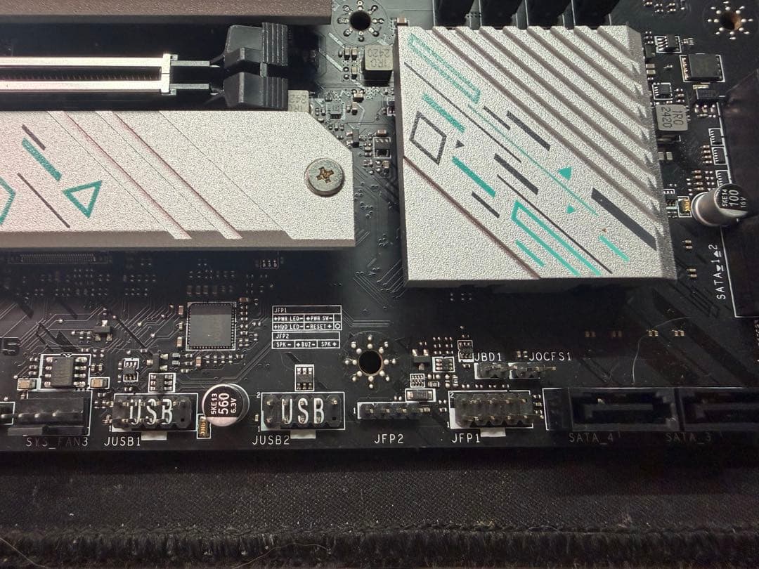 MSI B650 GAMING PLUS WIFI マザーボード