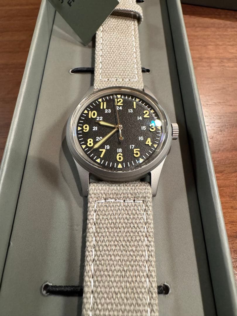 PRAESIDUS プレジダス　ジャングルフィールド　34mm 試着のみ