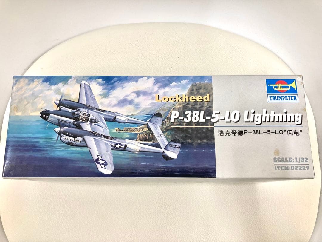TRUMPETER 1/32 ロッキード P-38L-5-LO ライトニング