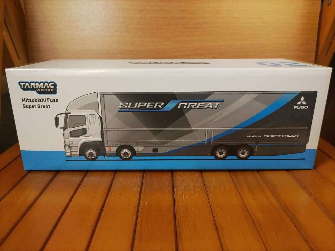 ミニカー Tarmac Works Mitsubishi Fuso Super Great