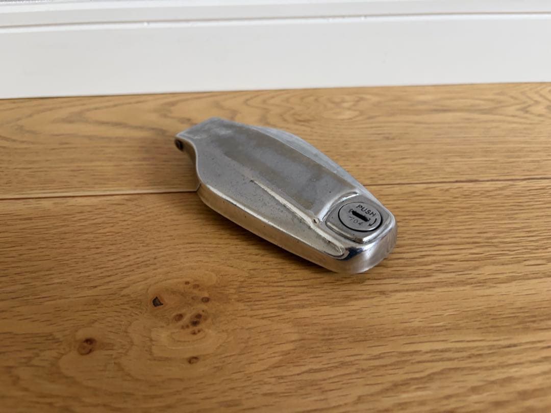 ❺-4 SR400 純正 タンクキャップ 初期型　ムール貝