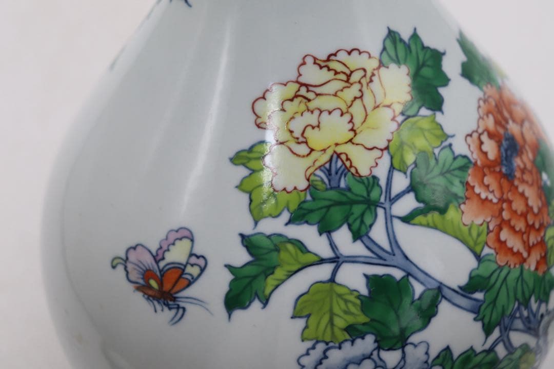 中国　とう彩　花卉紋蒜頭瓶　乾隆年製銘　送料込み250510