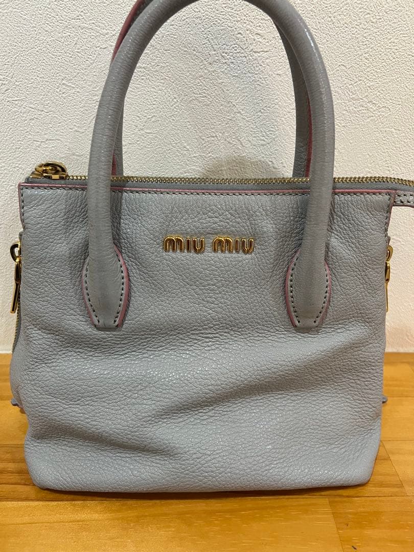 MIU MIU グレー レザー ハンドバッグ