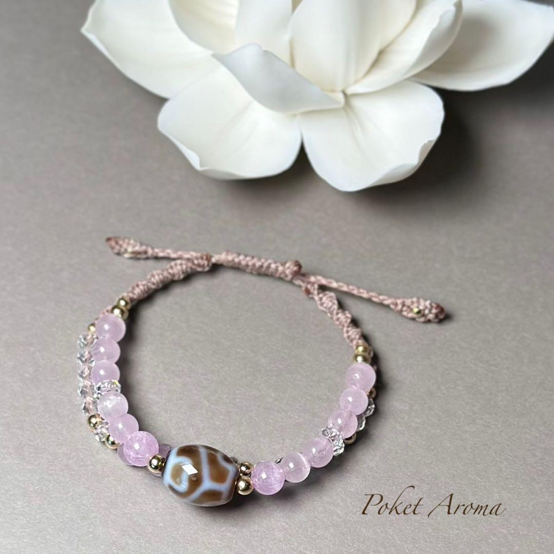 『心精』亀甲蓮花天珠とクンツァイトのマクラメブレスレット