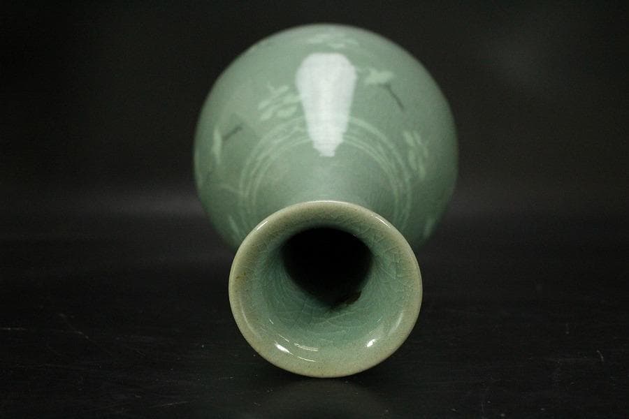 朝鮮美術 青磁 雲鶴紋 梅瓶 高22.5cm 東南陶窯 古堂趙斗彦(メ1155)