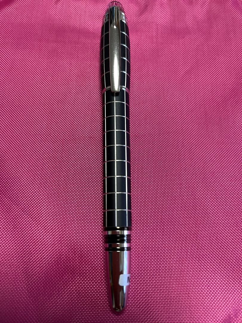 Rosa eyes モンブラン　スターウォーカー　メタルラバー万年筆