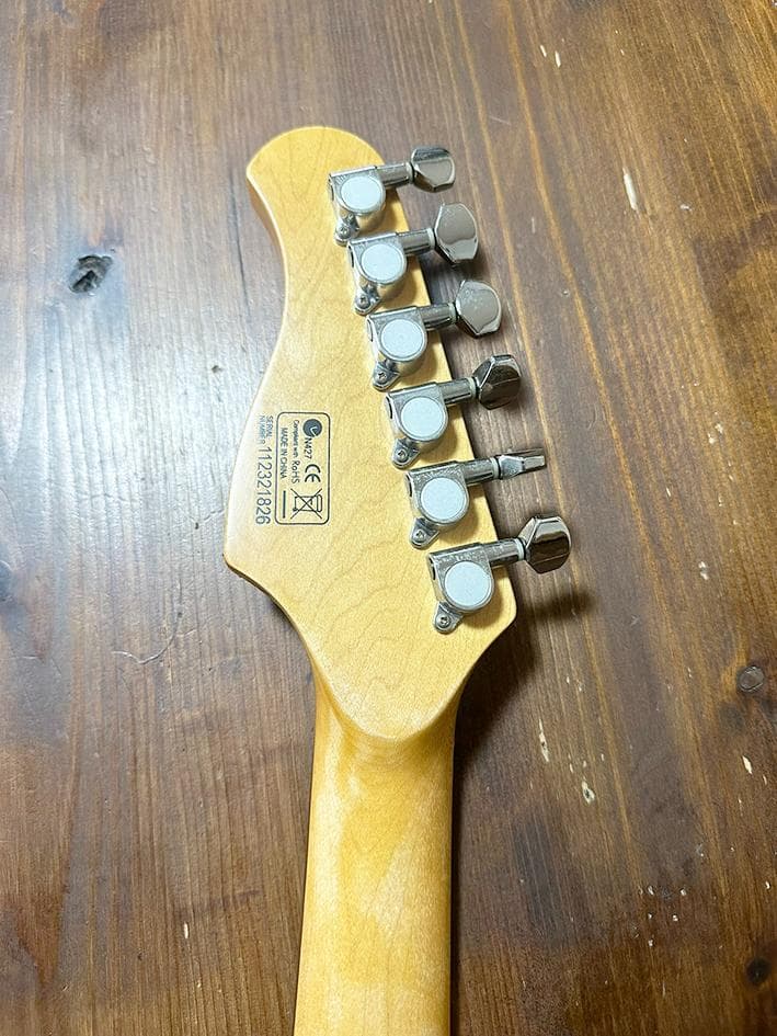 Elioth エリオス ストラトタイプ　エレキギター　ブラウン