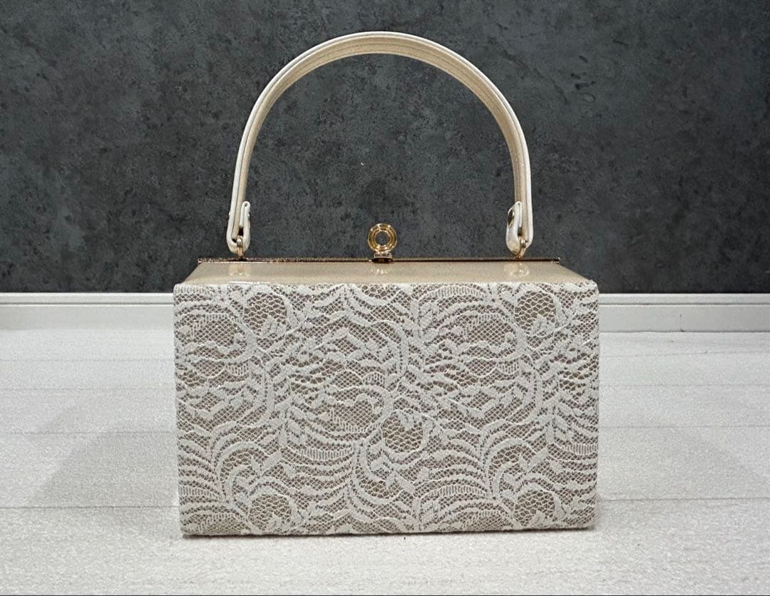 和装バッグ　ベージュ系　レース