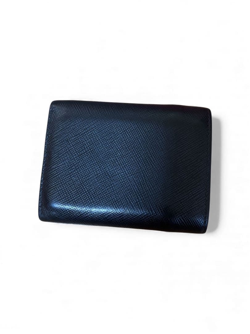 プラダ 三つ折り財布 折り財布 サフィアーノレザー 金ロゴ 黒