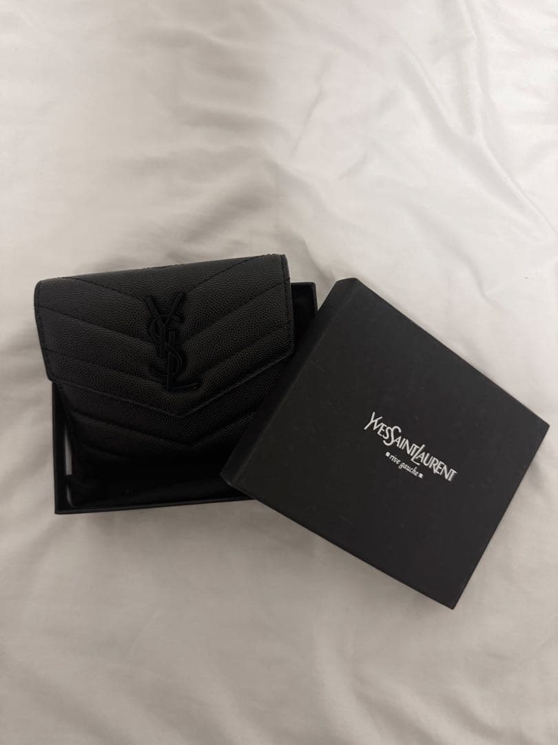 Yves Saint Laurent 三つ折り財布 ブラック