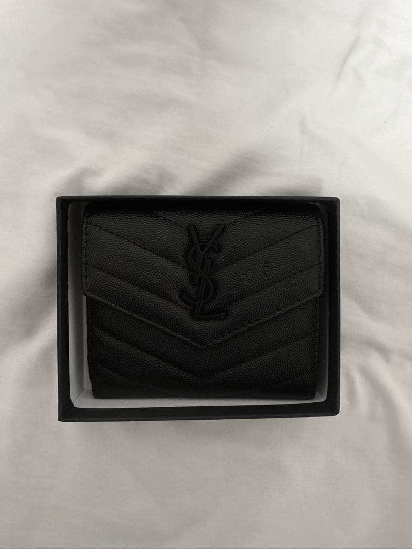 Yves Saint Laurent 三つ折り財布 ブラック