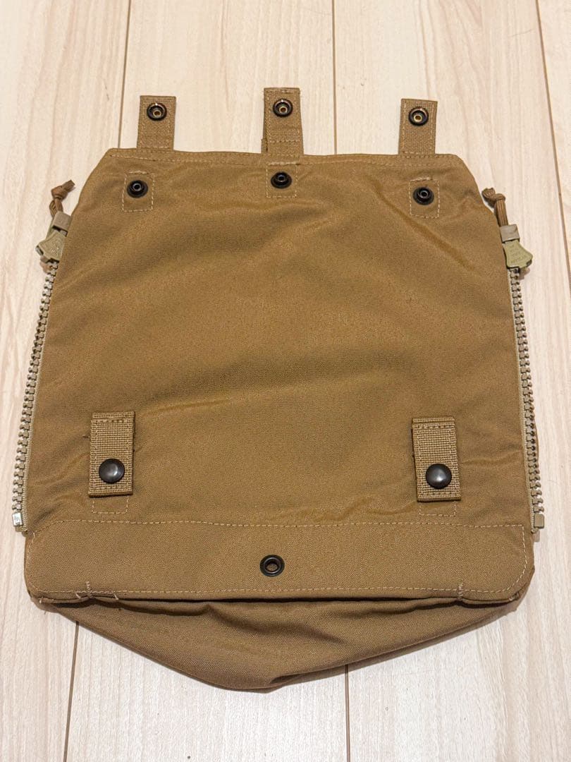 実物Crye Precision PACK Zip-On Panel 1.0