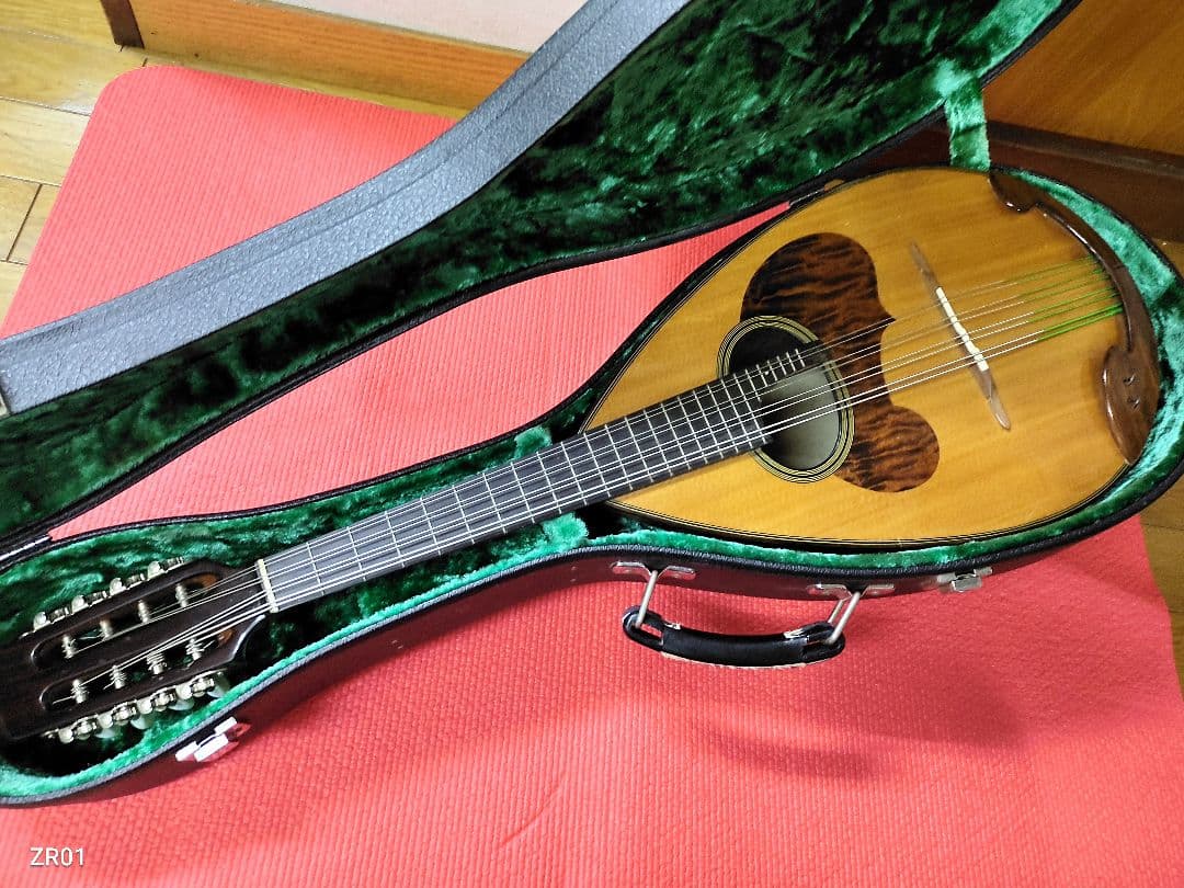 SUZUKIマンドリン　MDー4マンドラ 本体 8弦 ケース付き