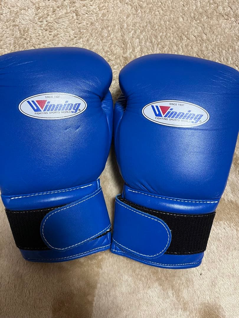 本日のみこの金額。美品Winning ボクシンググローブ 16 oz 青