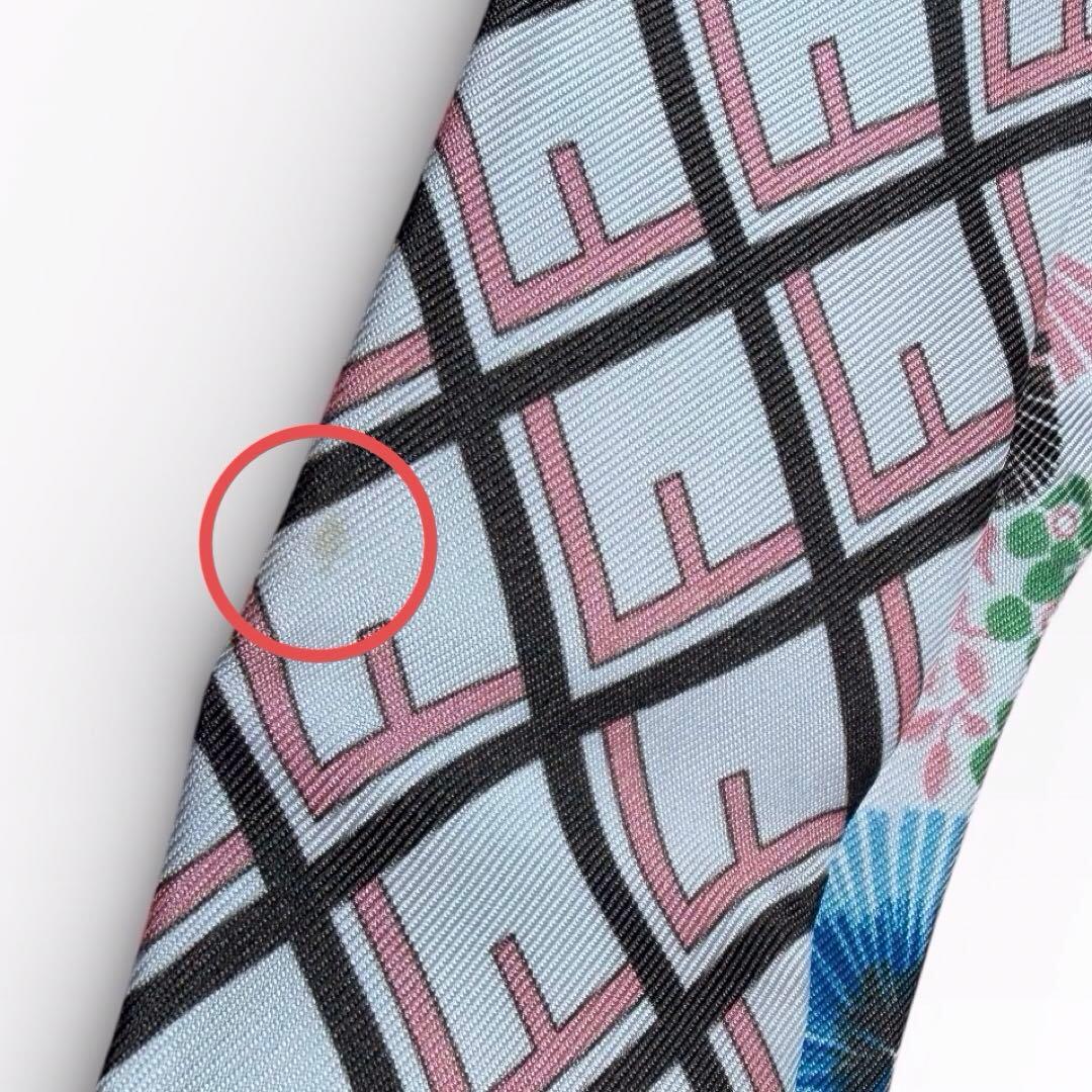 FENDI フェンディ　ズッカ柄　FFロゴ　ラッピー　花柄　スカーフ　小物