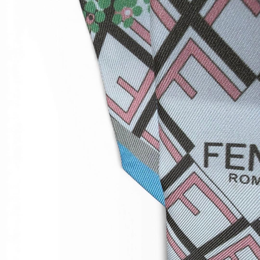 FENDI フェンディ　ズッカ柄　FFロゴ　ラッピー　花柄　スカーフ　小物