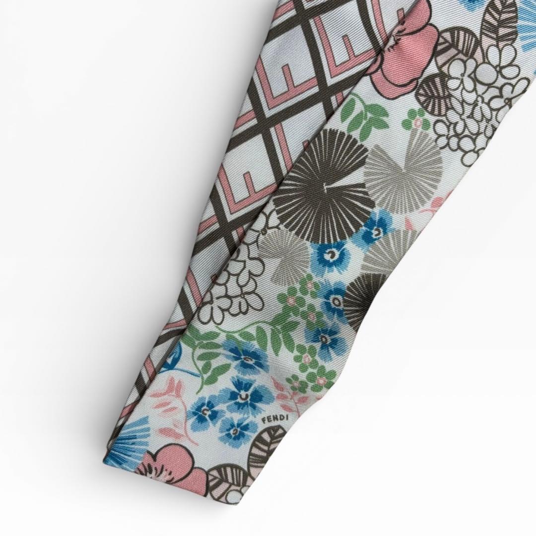 FENDI フェンディ　ズッカ柄　FFロゴ　ラッピー　花柄　スカーフ　小物