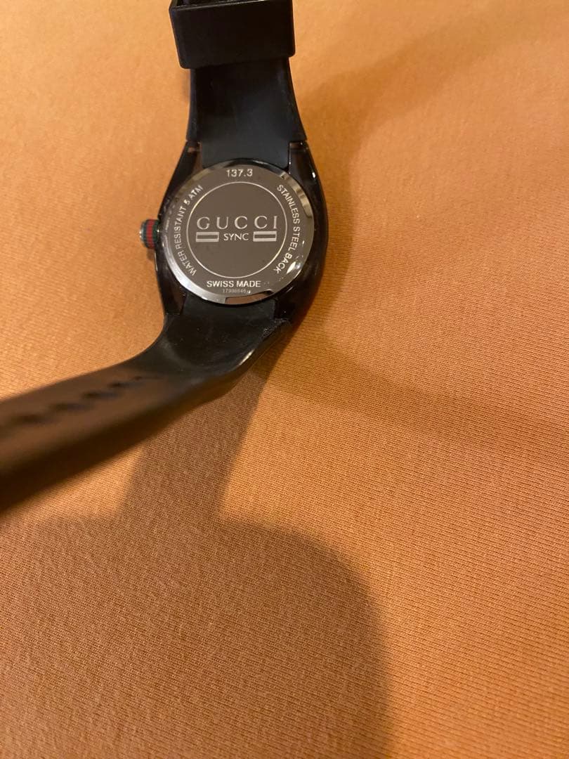 GUCCI Sync ブラックラバーベルト時計　本体のみ　cｈi ko