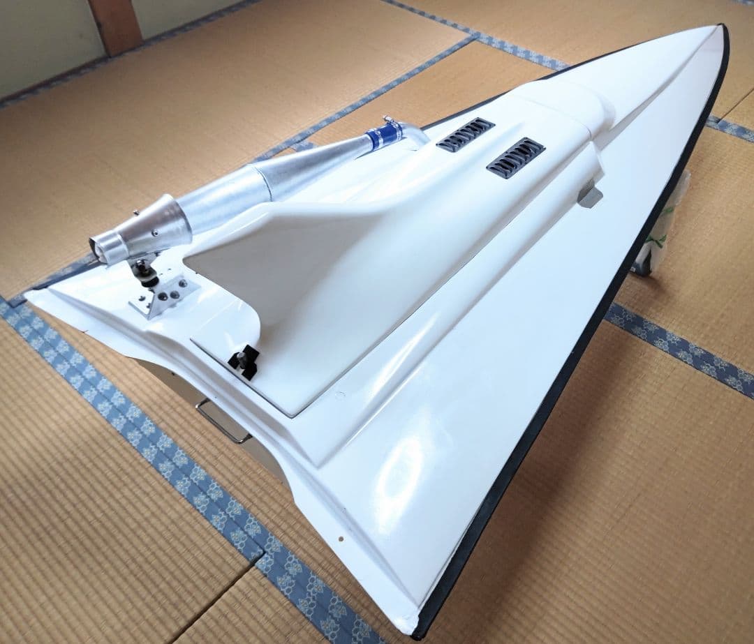 大型ラジコンボート　　　　　DELTA ACE　引き取り限定