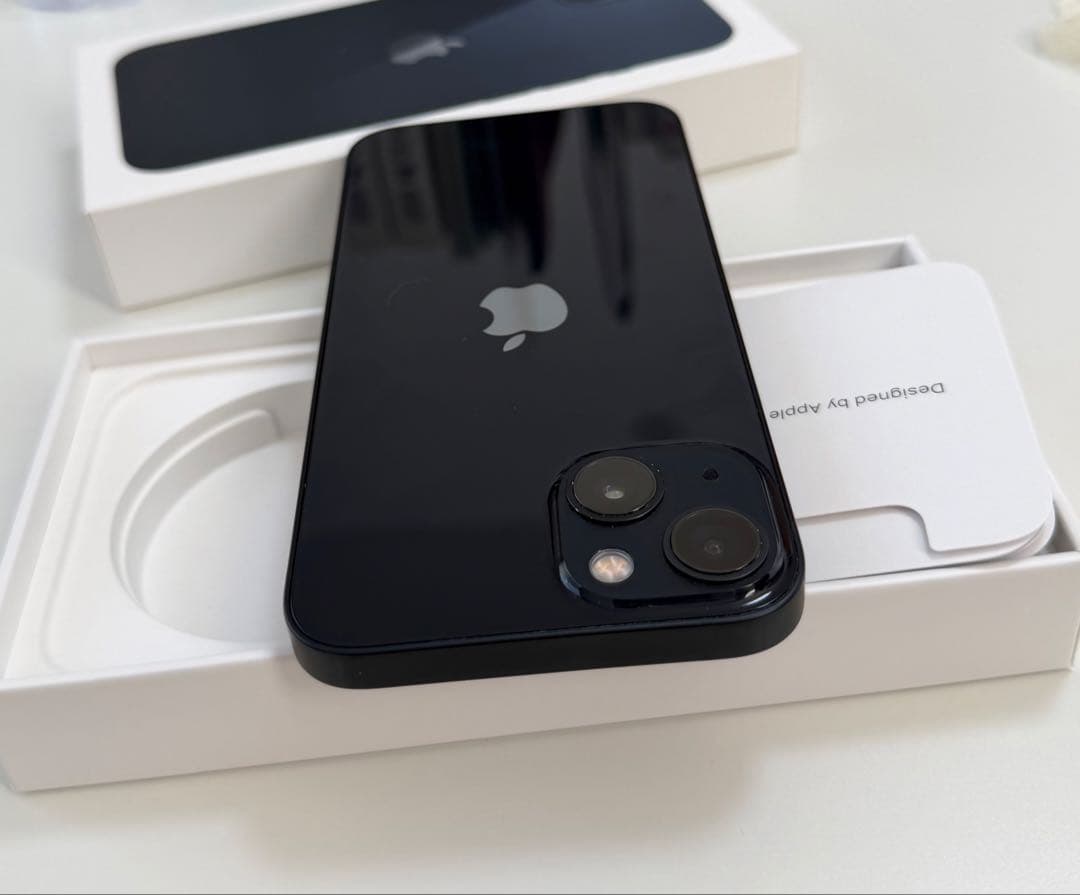 iPhone 13 128GB ブラック SIMフリー☆電池95%／箱あり／美品