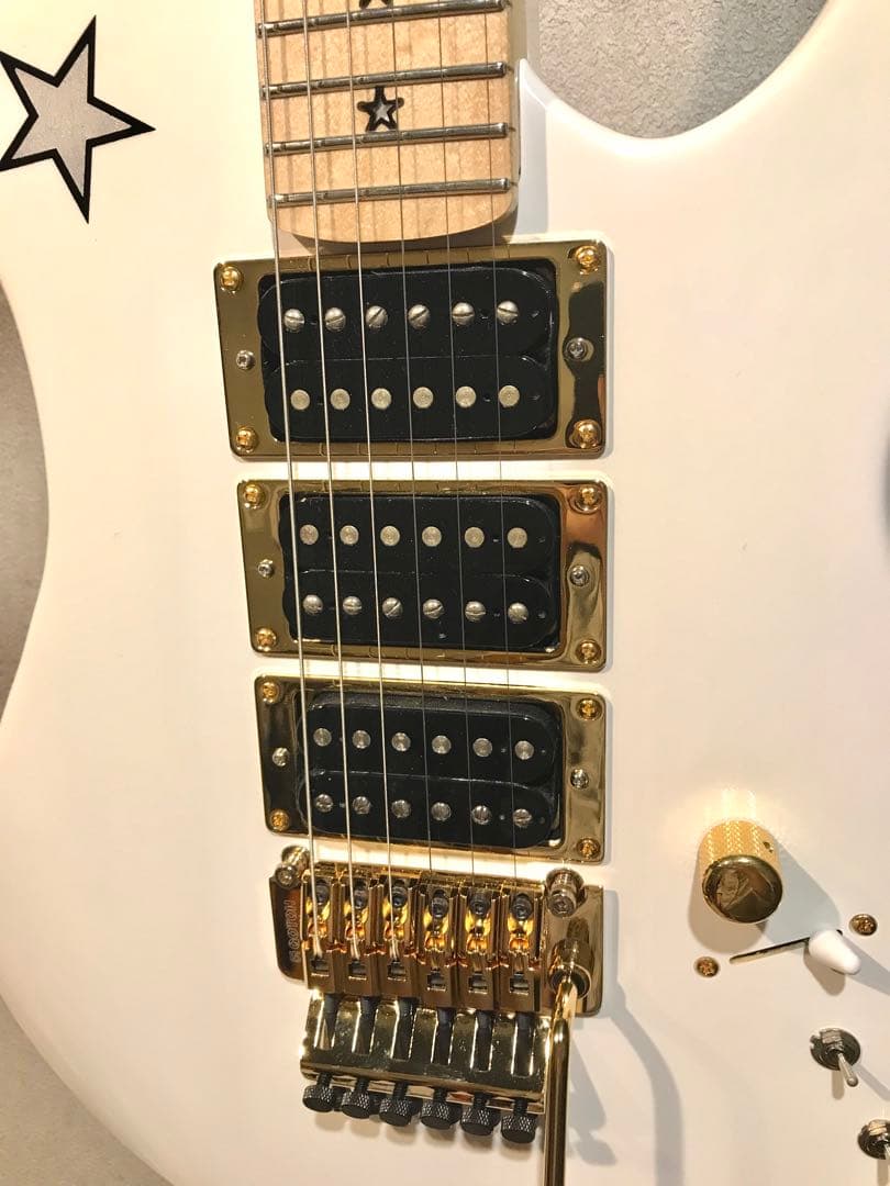 岡本さま　ボンジョビ　リッチーサンボラエレキギター