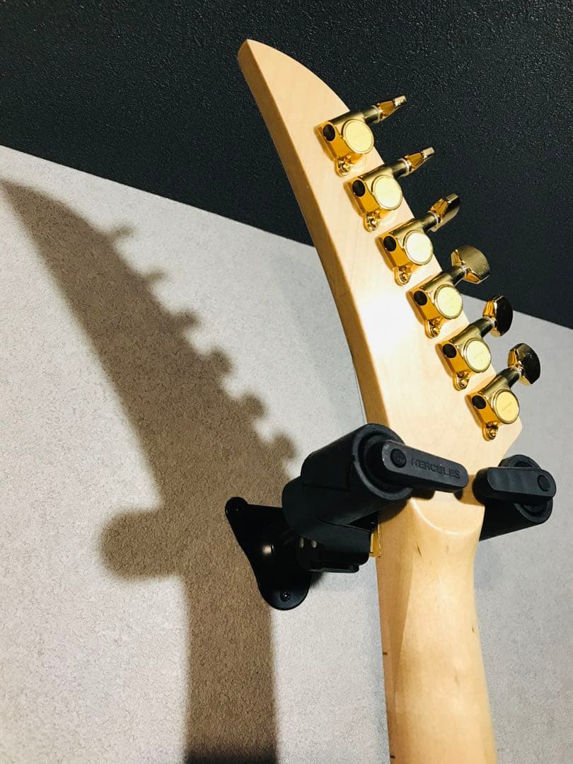 岡本さま　ボンジョビ　リッチーサンボラエレキギター