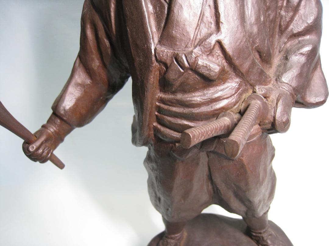 宮本武蔵像　　ブロンズ製　　船の魯を手にし巌流島の戦い