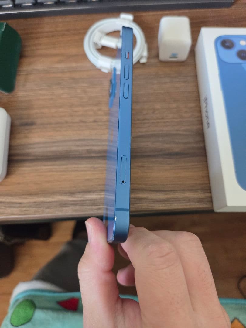 Apple iPhone 13 青色 本体 充電器付き