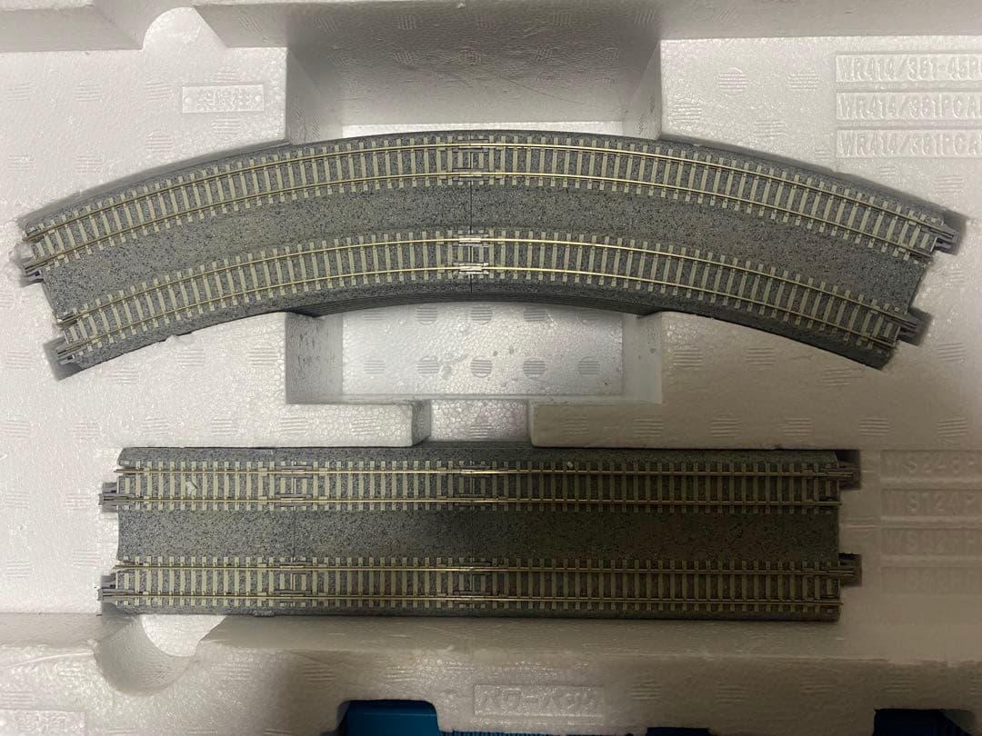 KATO 複線スターターセット はやぶさ e5・スーパーこまち e6(フル編成)