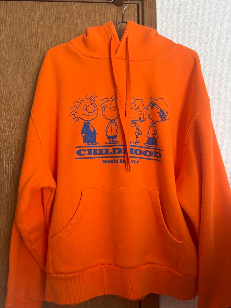 ミュージシャン World Is Over PULLOVER HOODIE CHILDHOOD