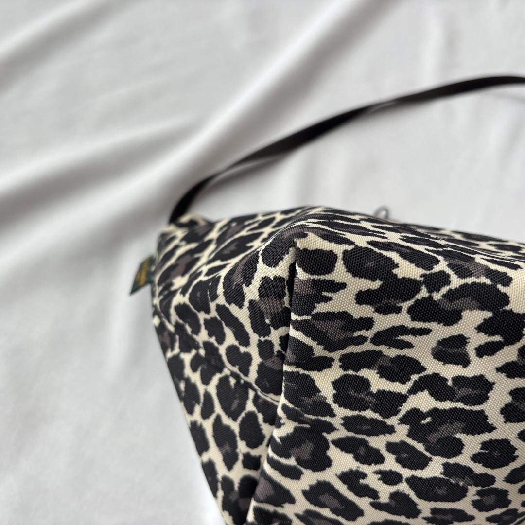 極美品 エルベシャプリエ ナイロン舟型 ショルダーバッグ パンサーブラン