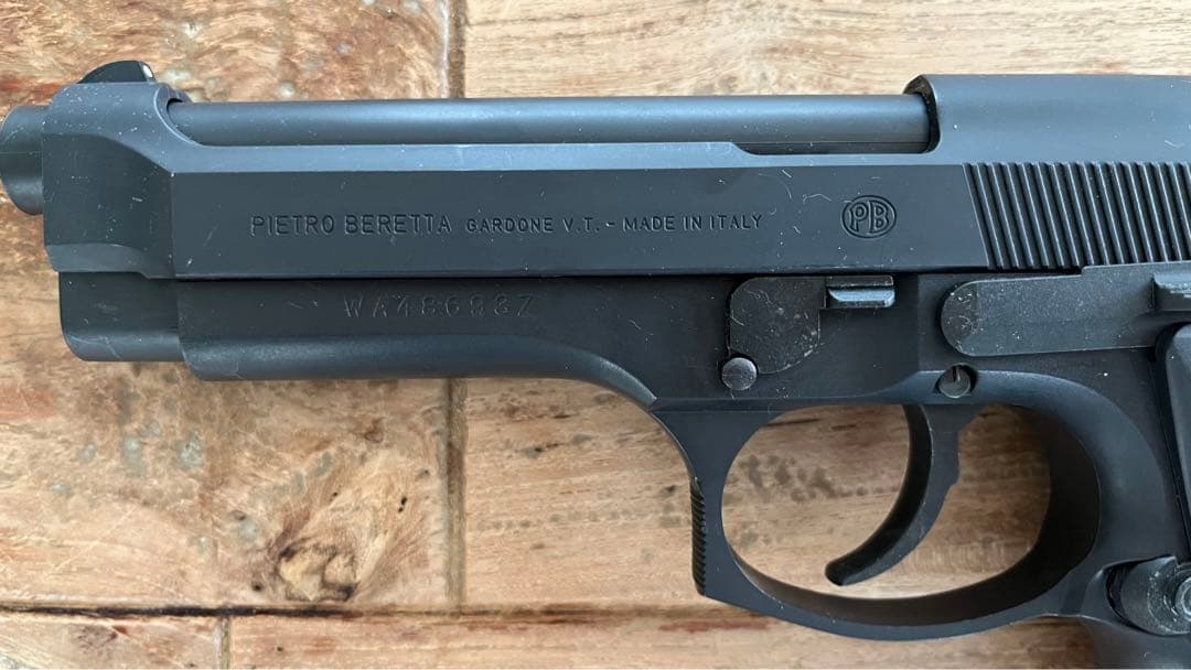 ウエスタンアームズ　ベレッタM92FS　ブローバックガスガン