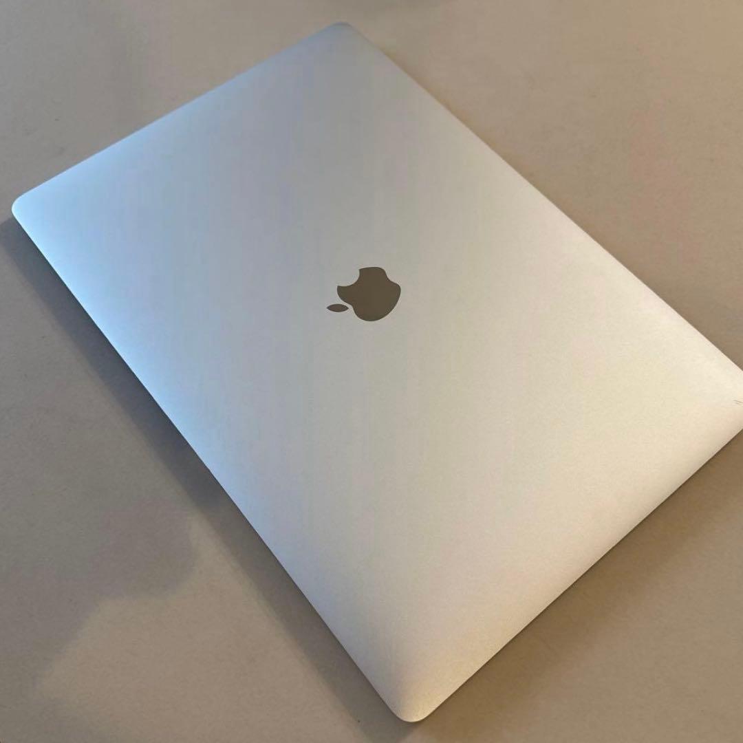 MacBook Pro 15インチ 2018 256GB 箱・充電器付き