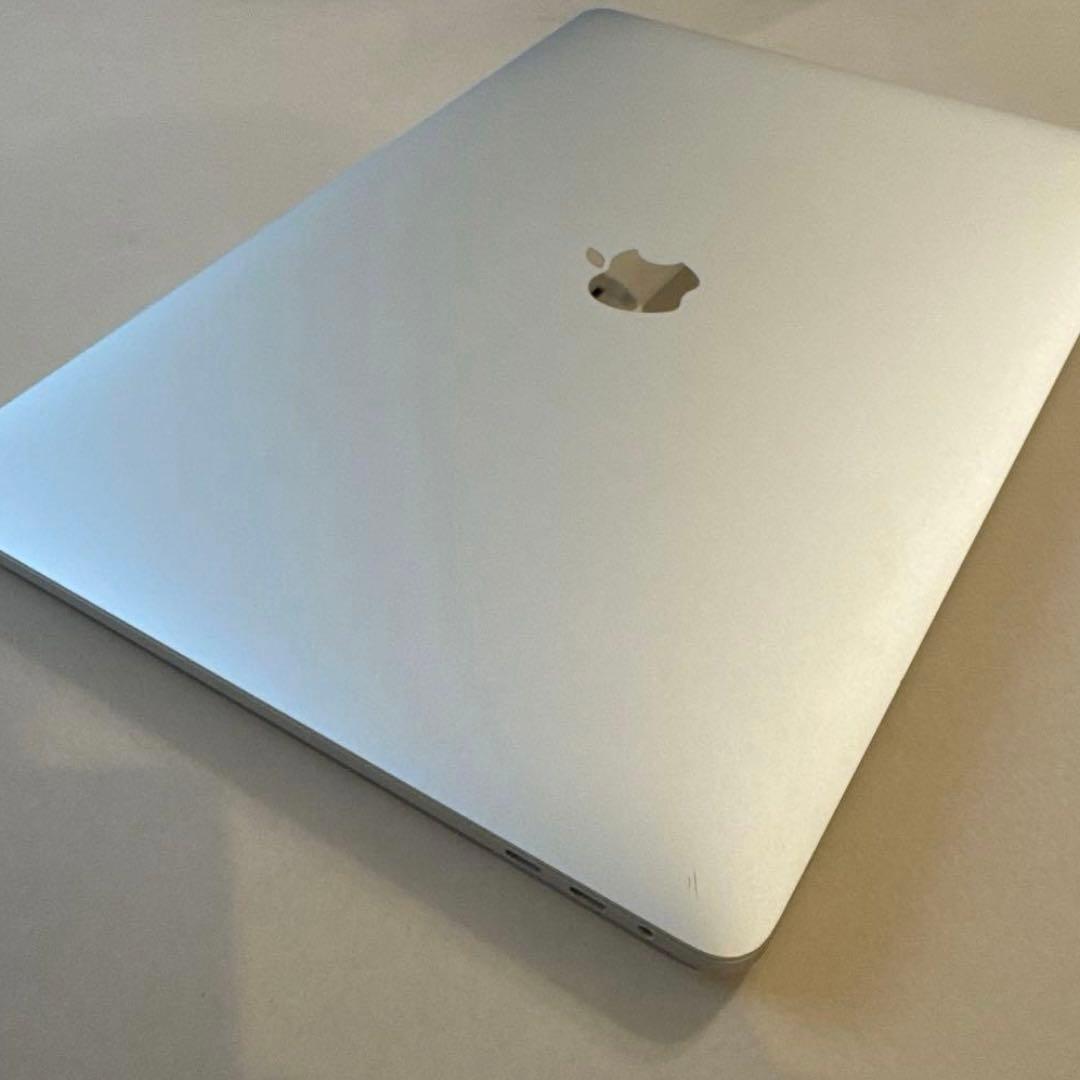 MacBook Pro 15インチ 2018 256GB 箱・充電器付き