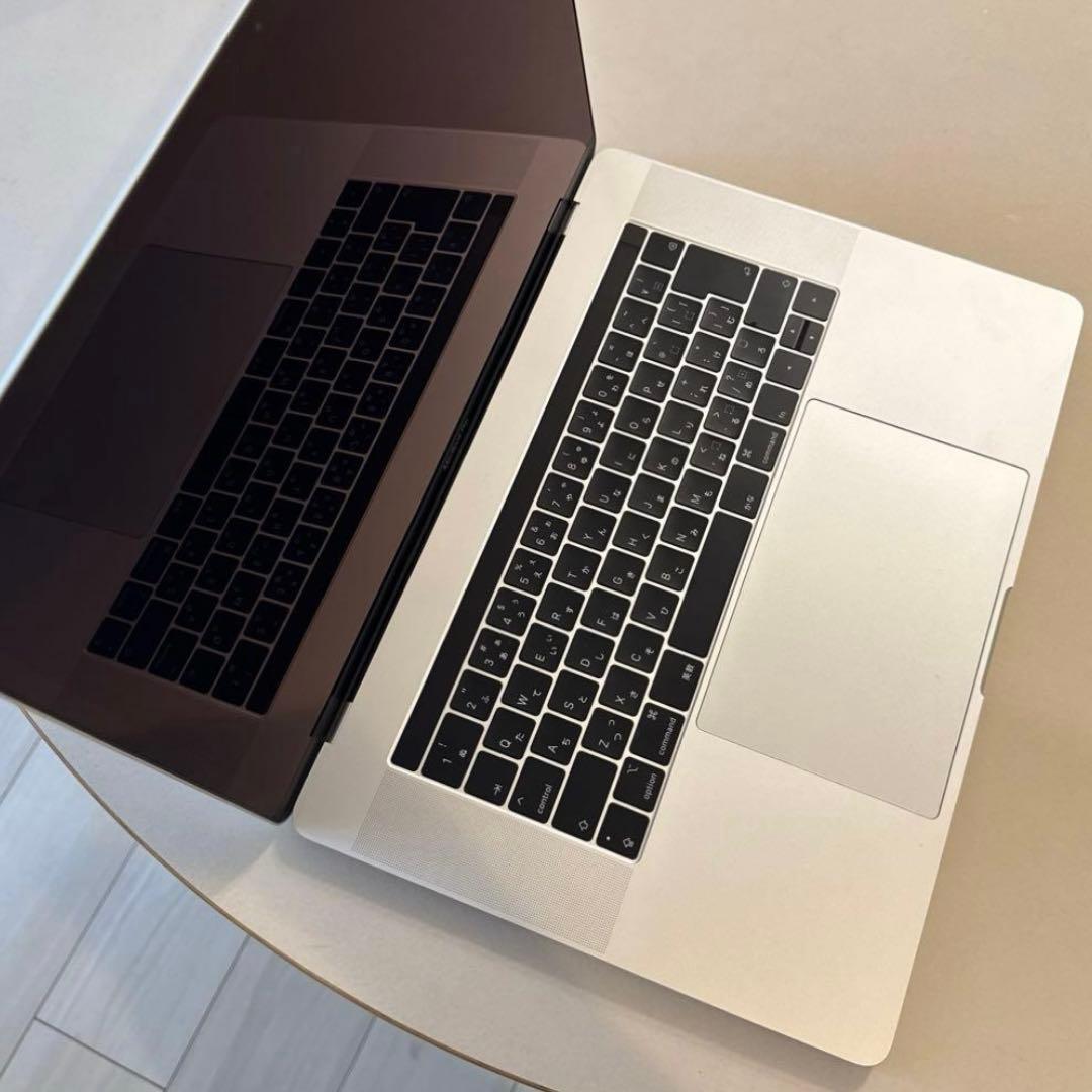 MacBook Pro 15インチ 2018 256GB 箱・充電器付き