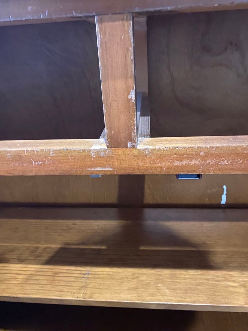 （りりり）送料込み　スペイン製　木製キャビネット