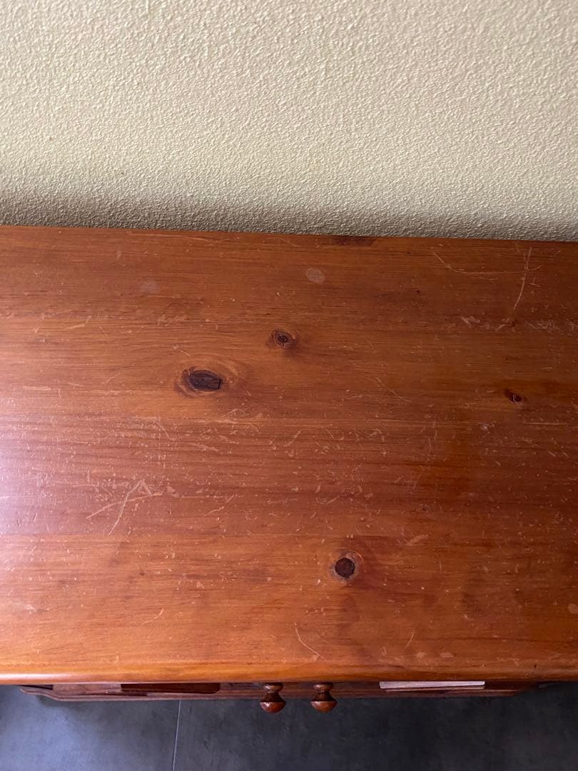 （りりり）送料込み　スペイン製　木製キャビネット