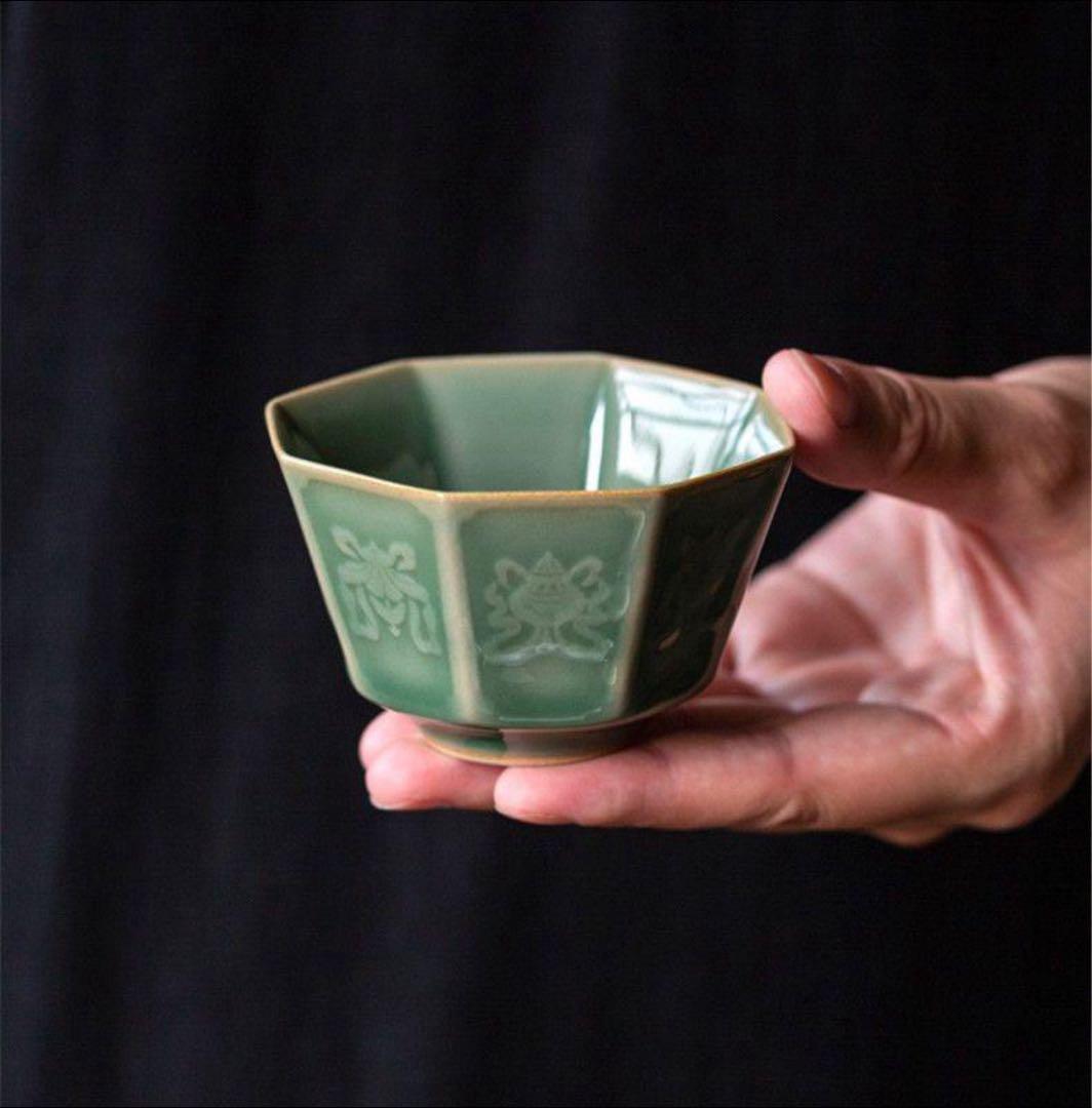 ２脚中国茶器　青磁 象嵌花文八角茶碗　中国美術　朝鮮美術品　台湾　茶楼 茶壺