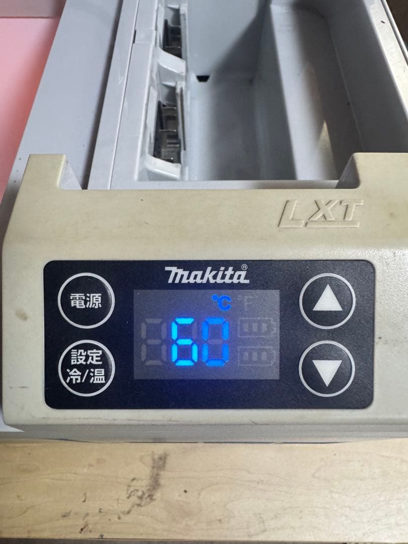 マキタ冷温庫　CW180D ジャンク品