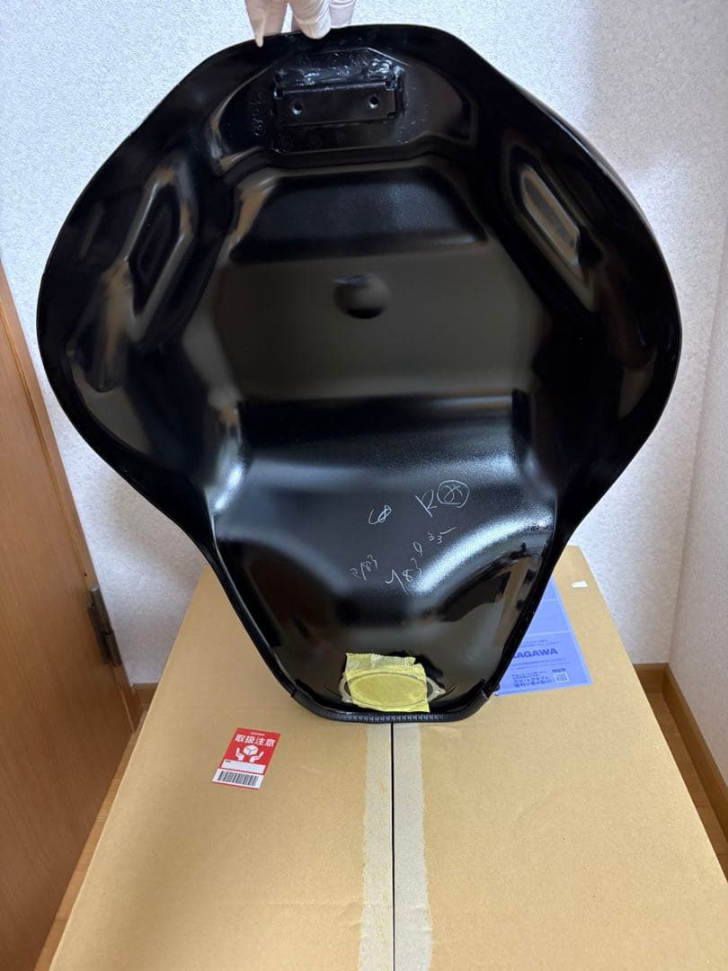 Z900RS タンク　メタリックディアブロブラック×ブルーボール2024モデル